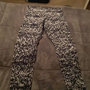 Women’s Nike athletic leggings.